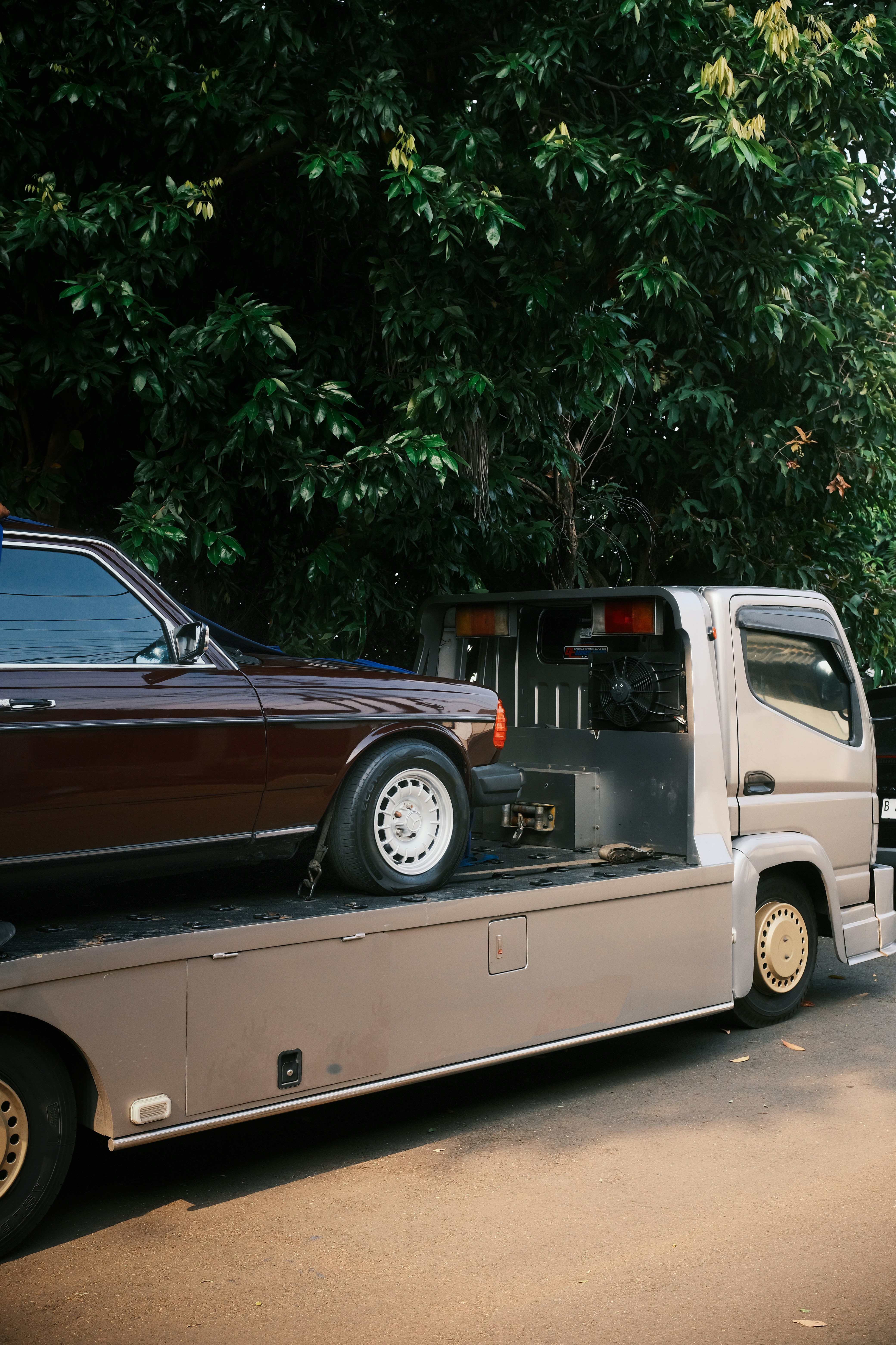 Auto Transporter von Kamiran Transporte für professionelle Fahrzeugtransporte